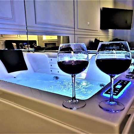 Luxury Jacuzzi Apartment Krasków Εξωτερικό φωτογραφία