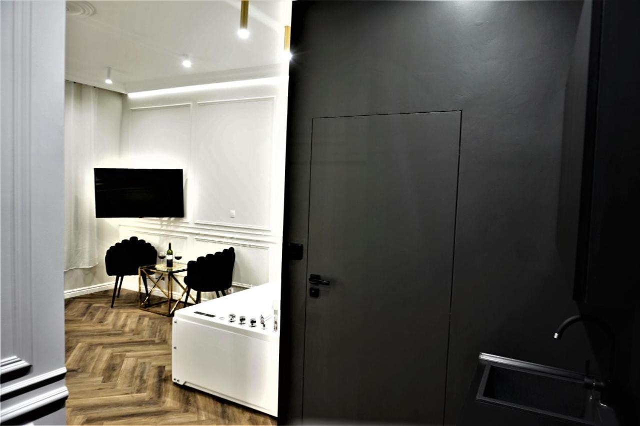 Luxury Jacuzzi Apartment Krasków Εξωτερικό φωτογραφία