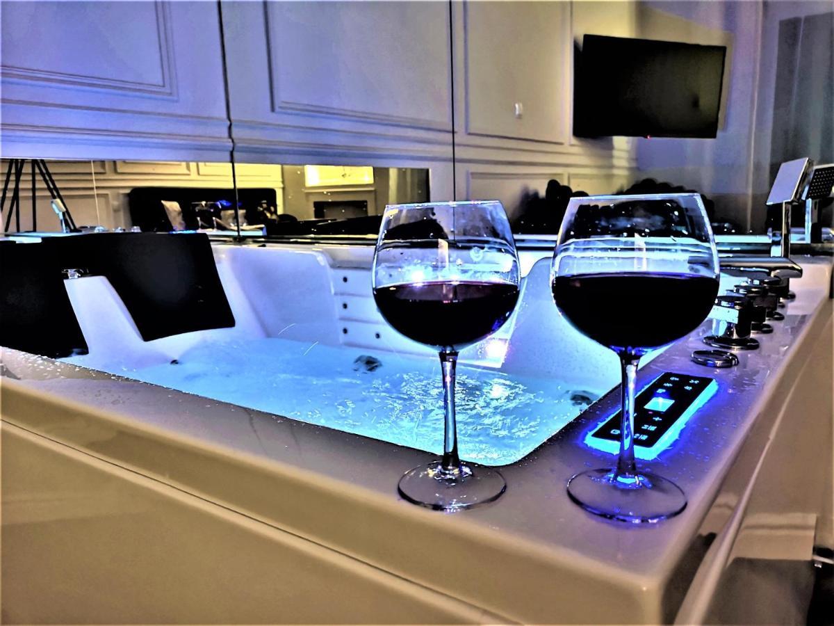 Luxury Jacuzzi Apartment Krasków Εξωτερικό φωτογραφία