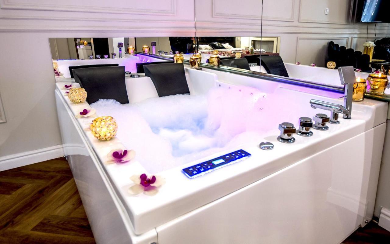 Luxury Jacuzzi Apartment Krasków Εξωτερικό φωτογραφία