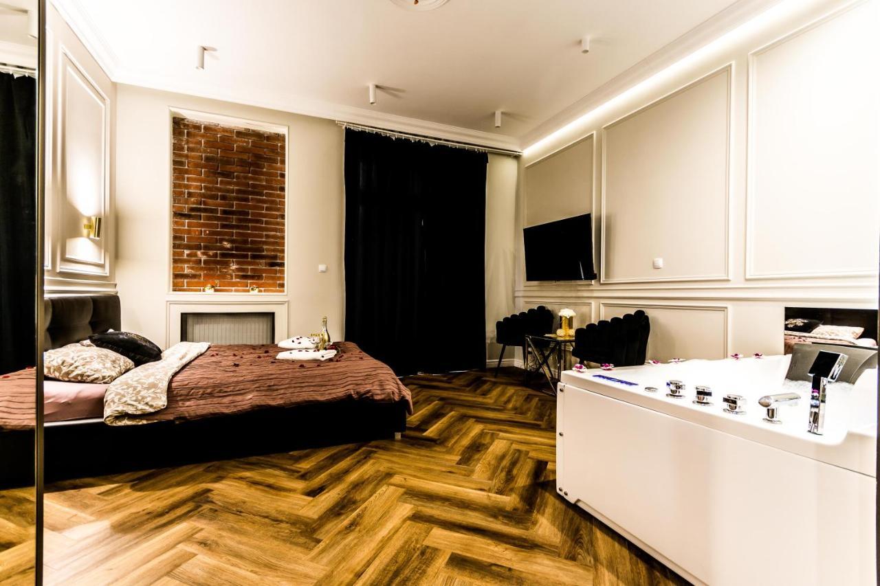 Luxury Jacuzzi Apartment Krasków Εξωτερικό φωτογραφία